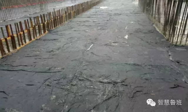 基础筏板大体积混凝土浇筑技术交底